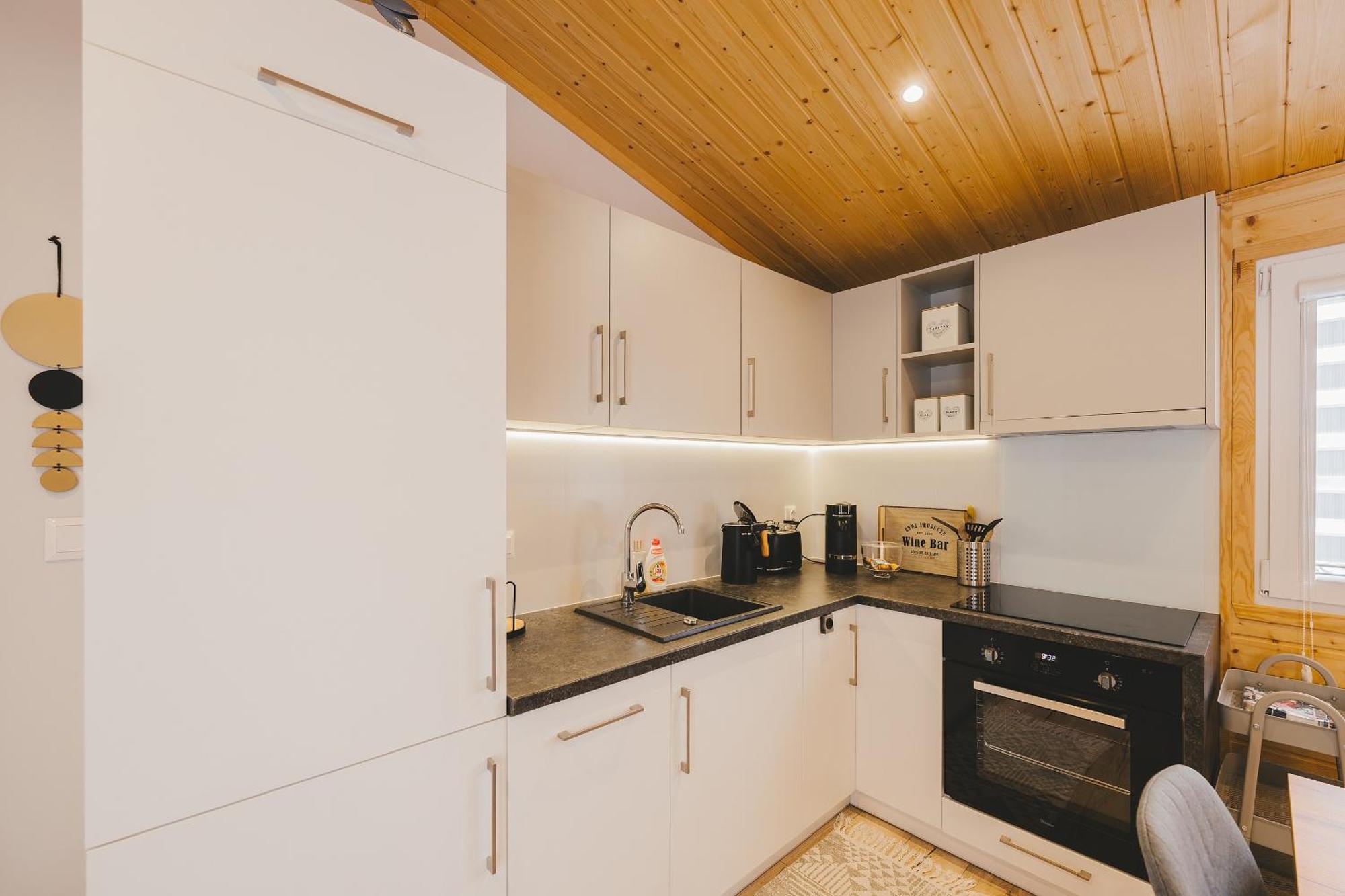 Apartman Andrea แชร์เวนาโวดา ภายนอก รูปภาพ